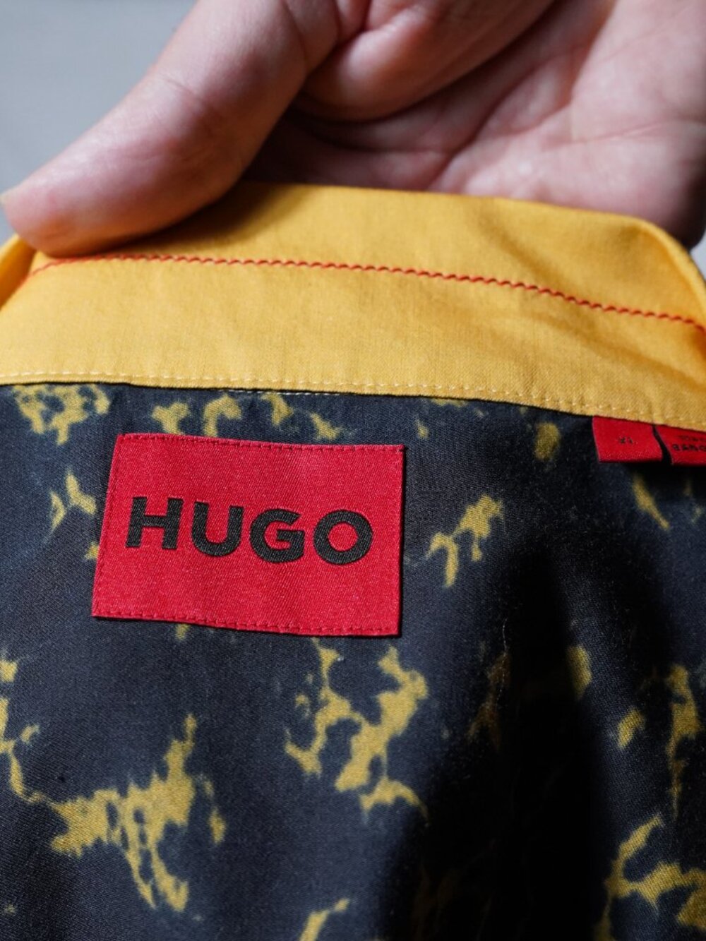 HUGO Hugo Boss Egeeno Black Gold Marble Print Camp Collar Bowling Shirt Men's XL - Picture 3 of 3
